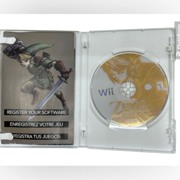 Original Wii Zelda video game - Picture 2 of 3